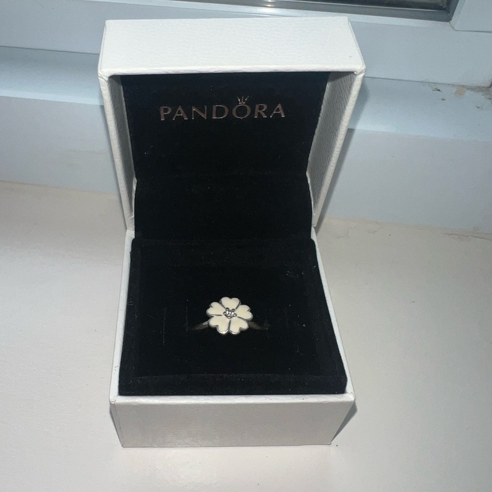 Pandora Daisy Ring